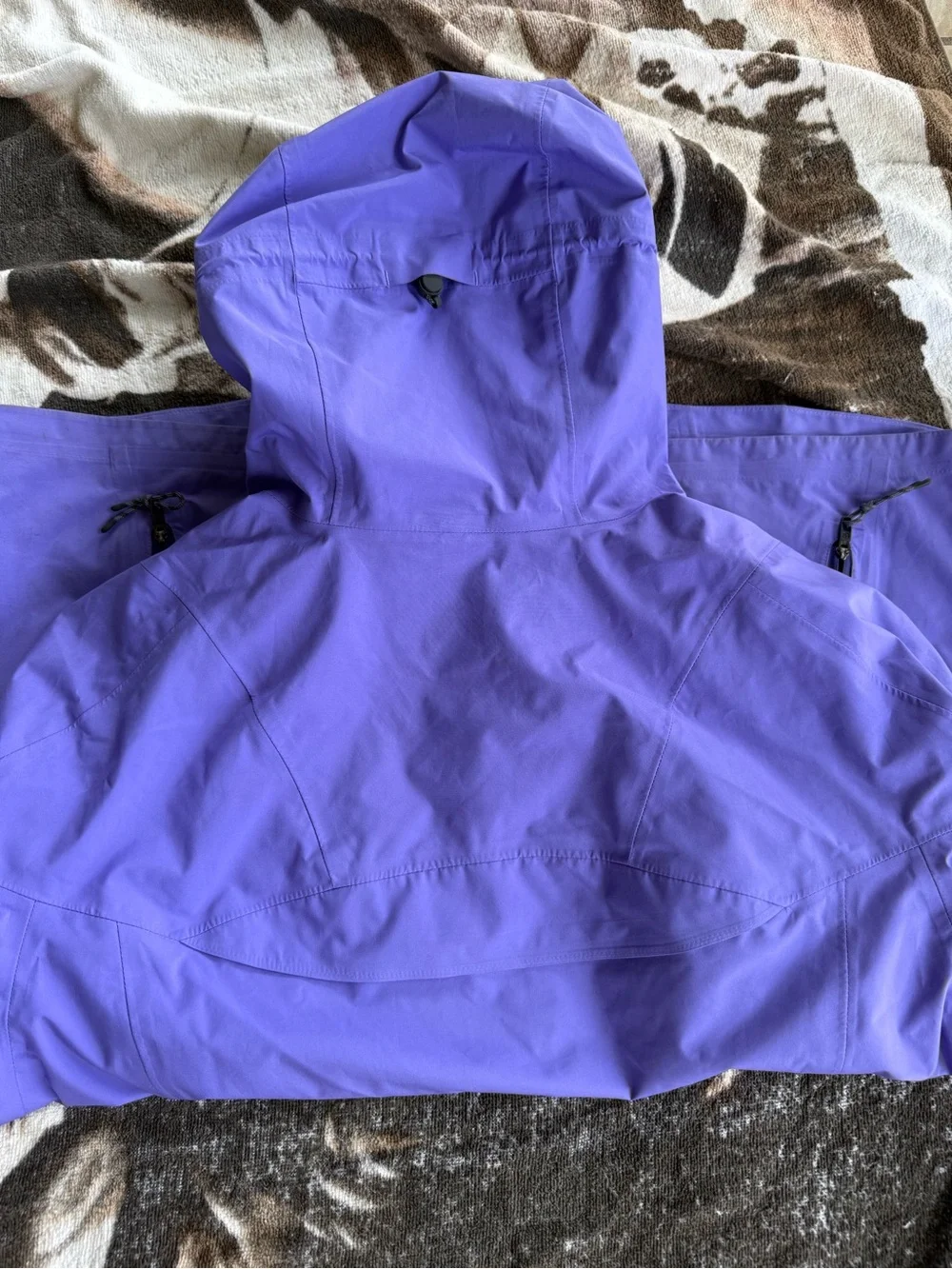 Lululemon Purple women’s Hooded rain Jacket